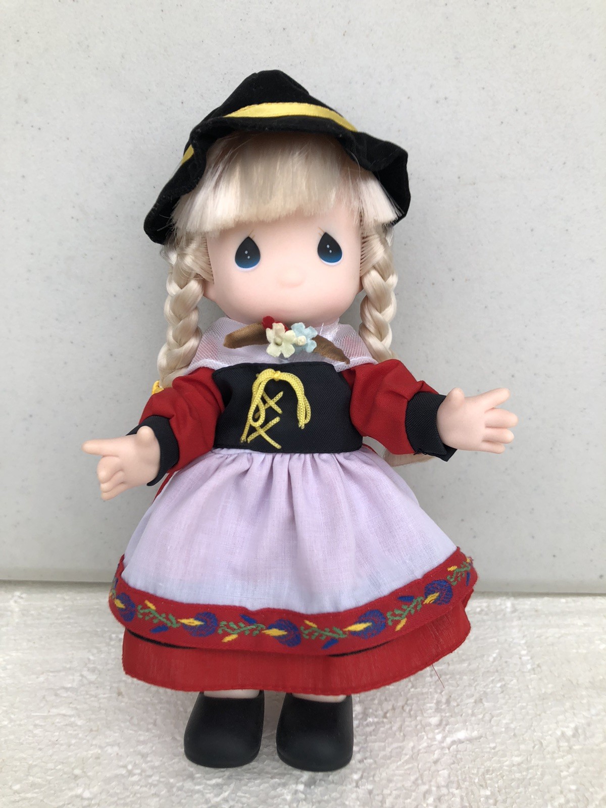Precious Moments Children Of The World Doll Gretchen Germany 9” Smoke Free Home