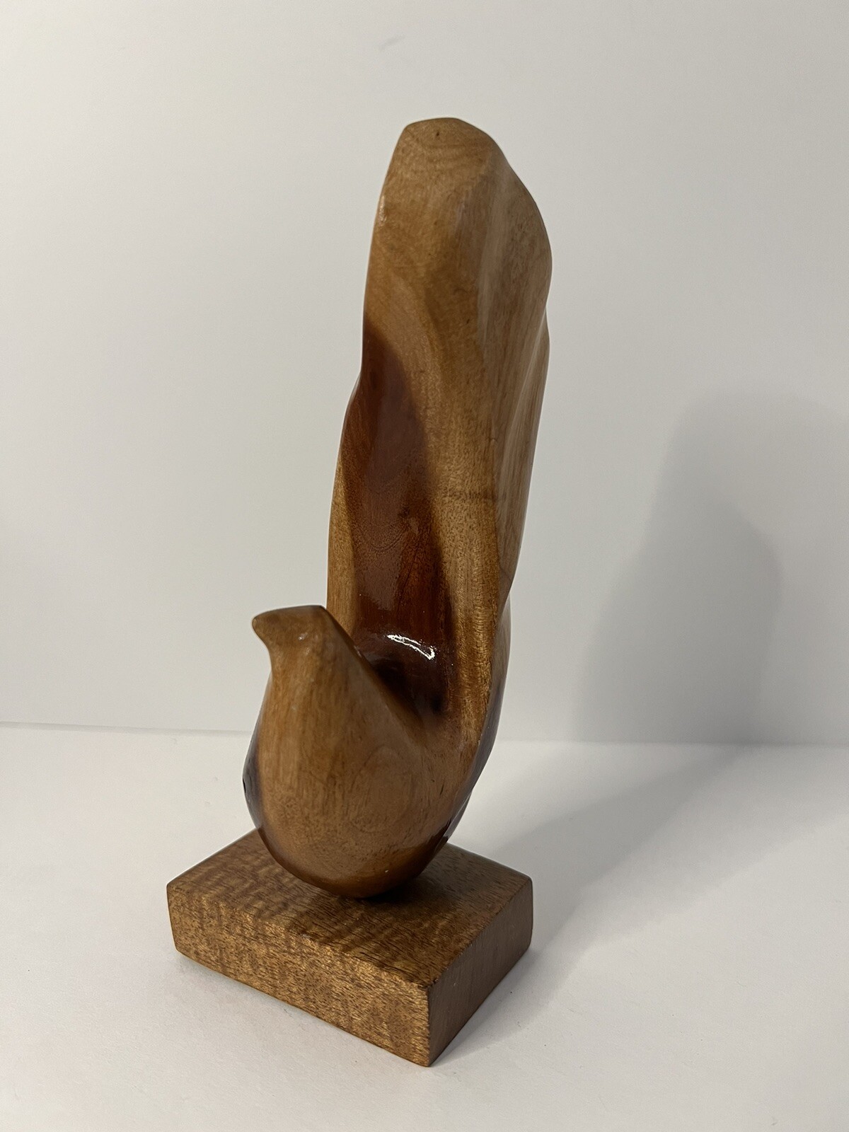 Hand Carved Wood Bird Sculpture Long Tail Unsigned About 6.5 Inches Tall