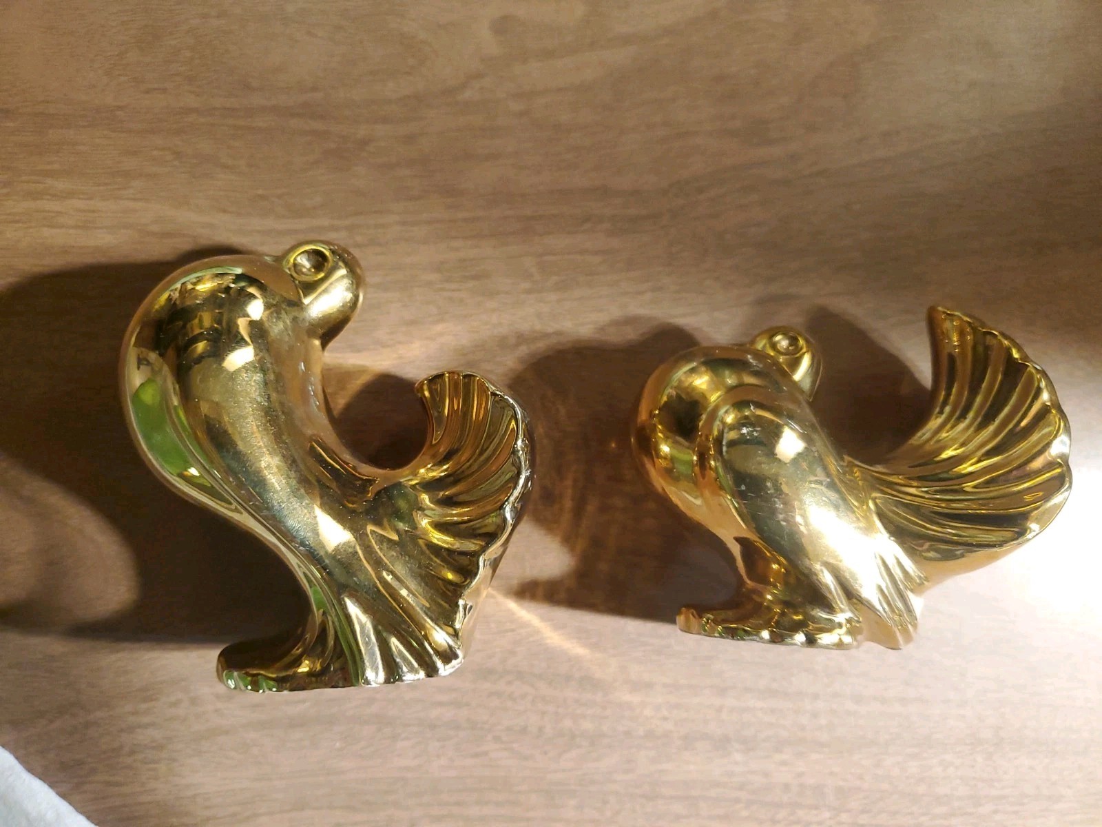 2 Rare Vintage 1973 Robert’s brand Big Breasted Reflective Gold Ceramic Pigeons