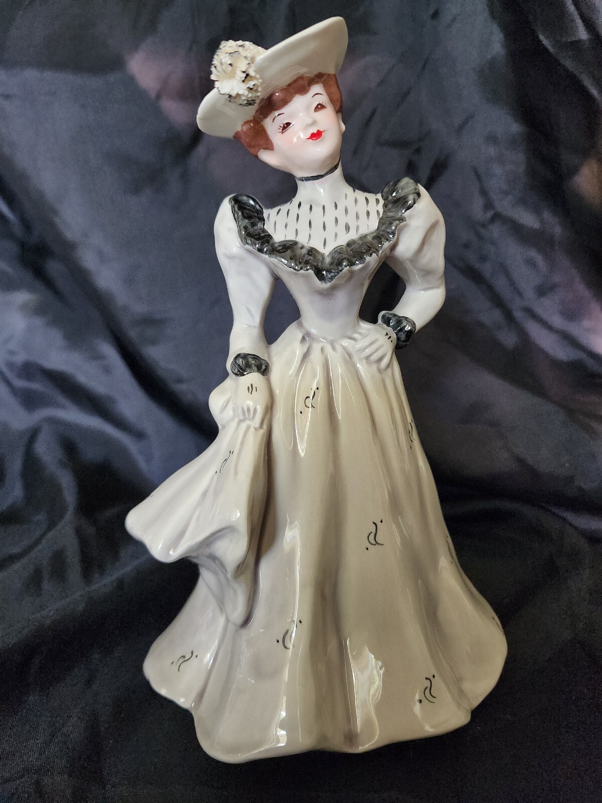 Florence Ceramics Figurine Belle 8″ Flower Holder Gray & Black OUTSTANDING