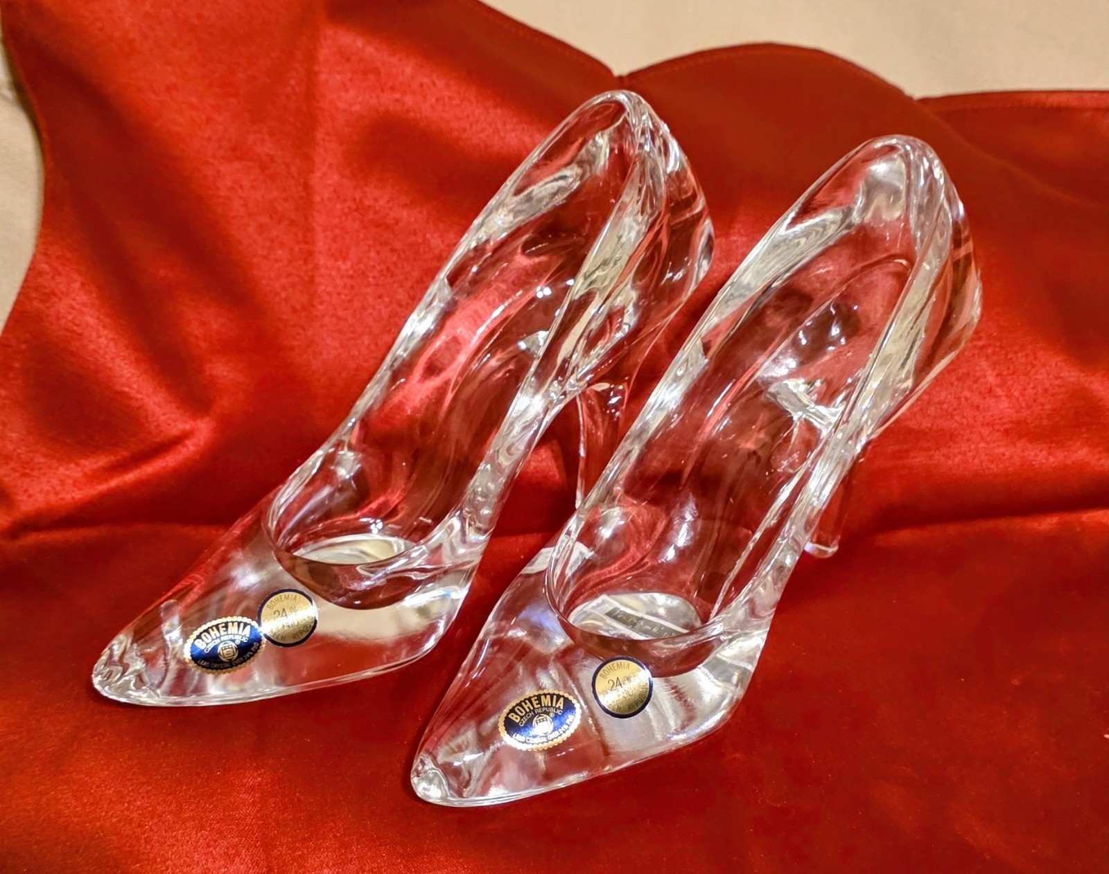 BOHEMIA CZECH REPUBLIC 1 PR.SHOES FIGURINE OF 24%CRYSTAL CLEAR 7.75″L×5″H