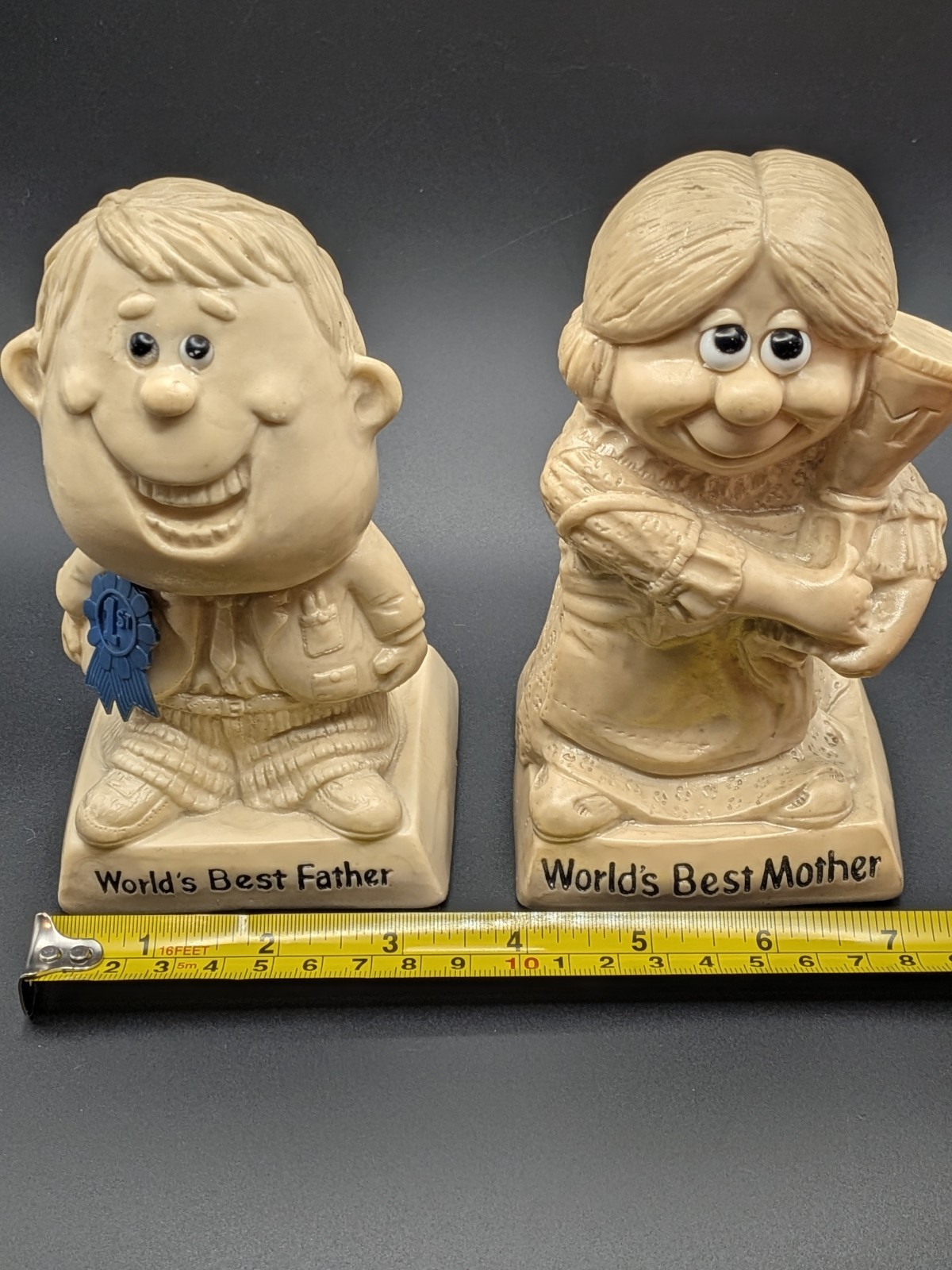 Vintage 1970 R & W Berries Russ Wallace Figurines World’s Best Mom&Dad 6″ T