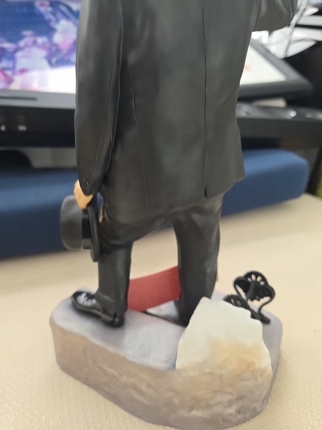 Sir Winston Churchill Porcelain Figure Ltd Ed. 131/375 Ashmor Worcester VE Day