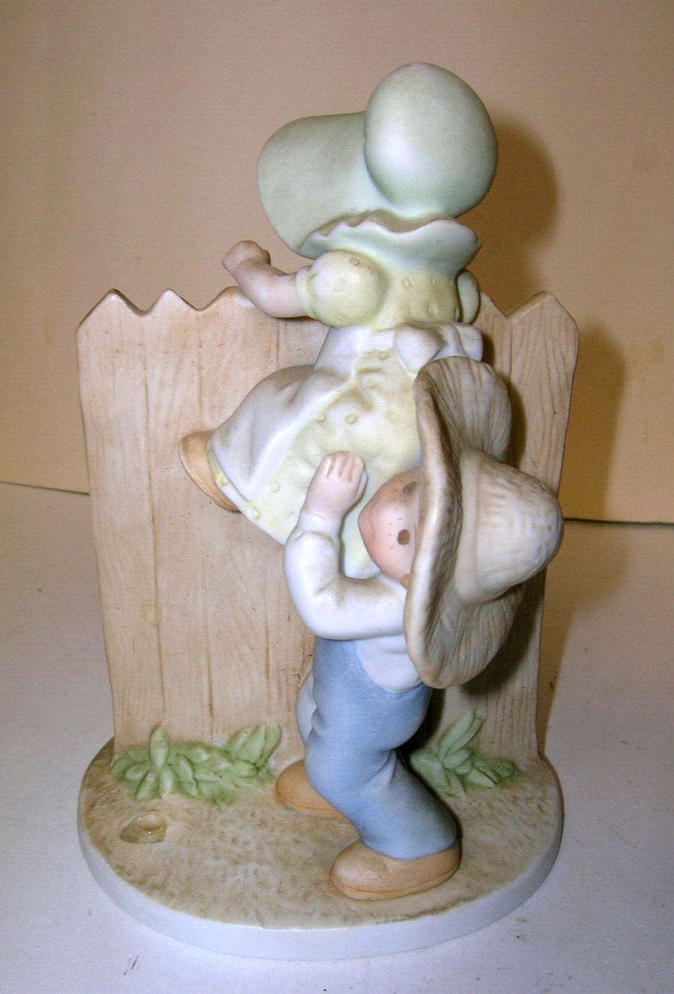 Figurine Circle Of Friends THE HOME RUN 1993 Boy Helping Girl Over The Fence