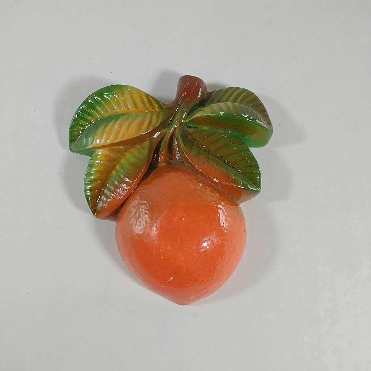VINTAGE 1970 MILLER STUDIO CHALKWARE APPLE & PEAR KITCHEN WALL HOOKS LOT READ