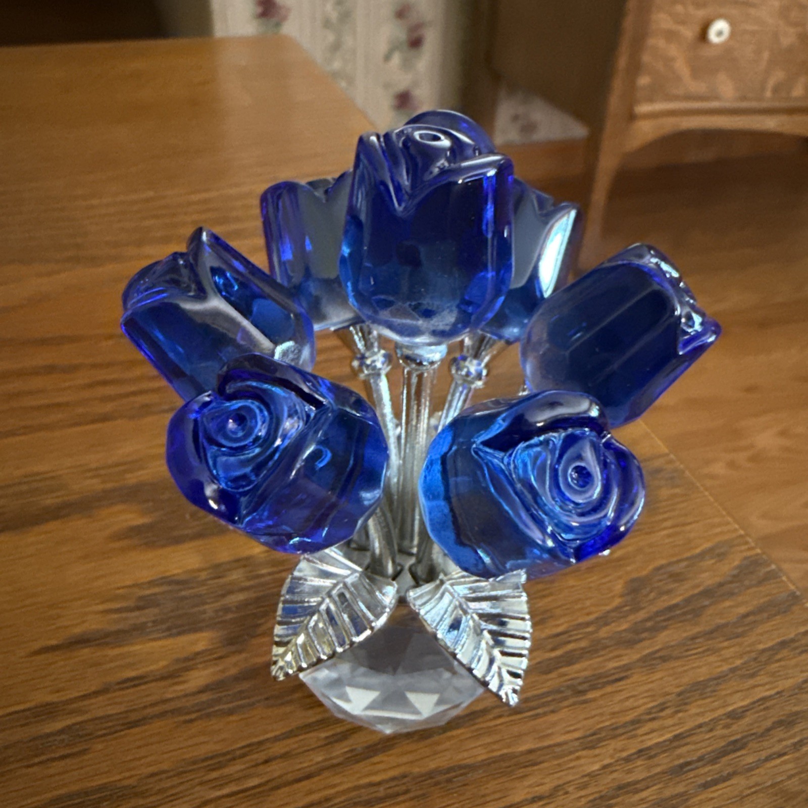 “7” Handcrafted Blue Roses W/Silver Leaves Crystal Figurine Vase