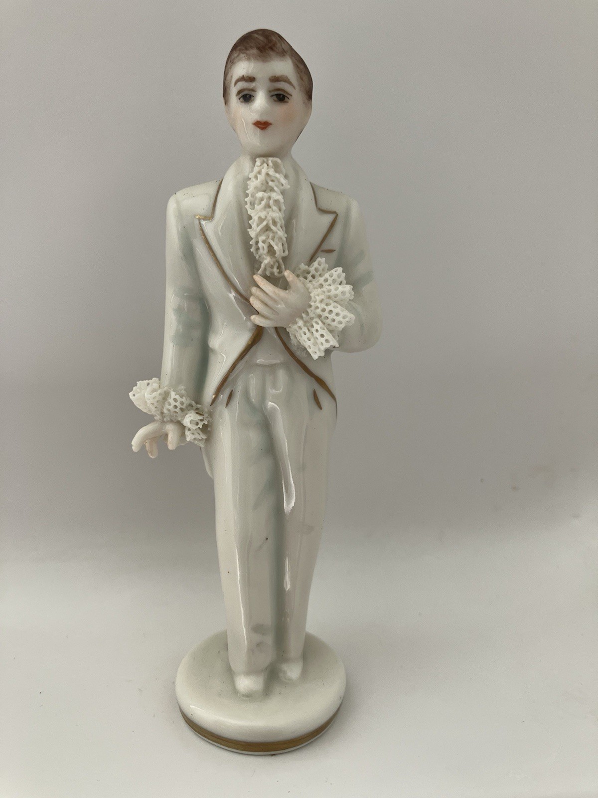 MV Irish Dresden Muller Volkstedt Porcelain Lace Elegant Bride & Groom Figurine