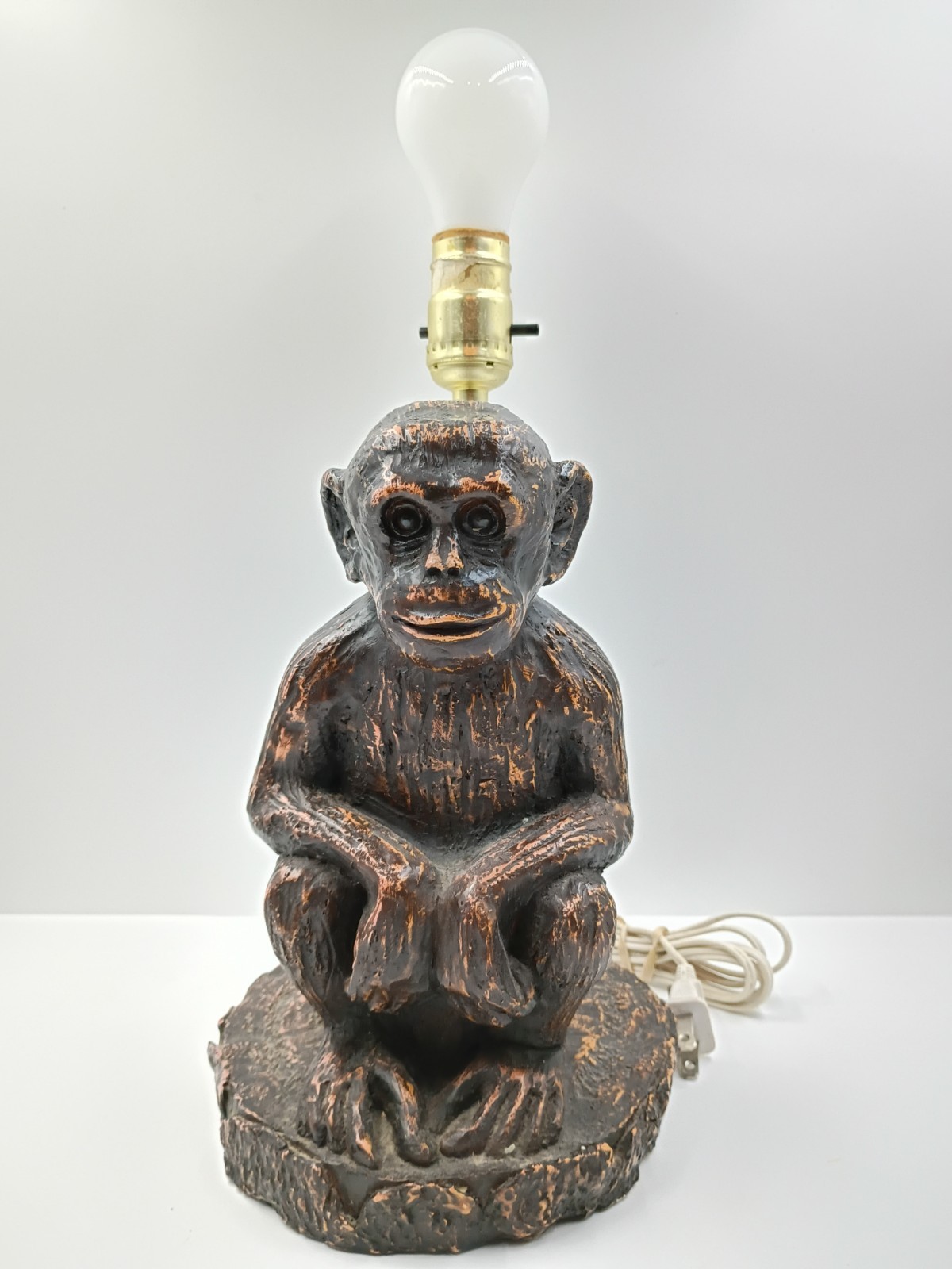 VTG Sitting Seated Chimpanzee Monkey Table Lamp Resin Aged
