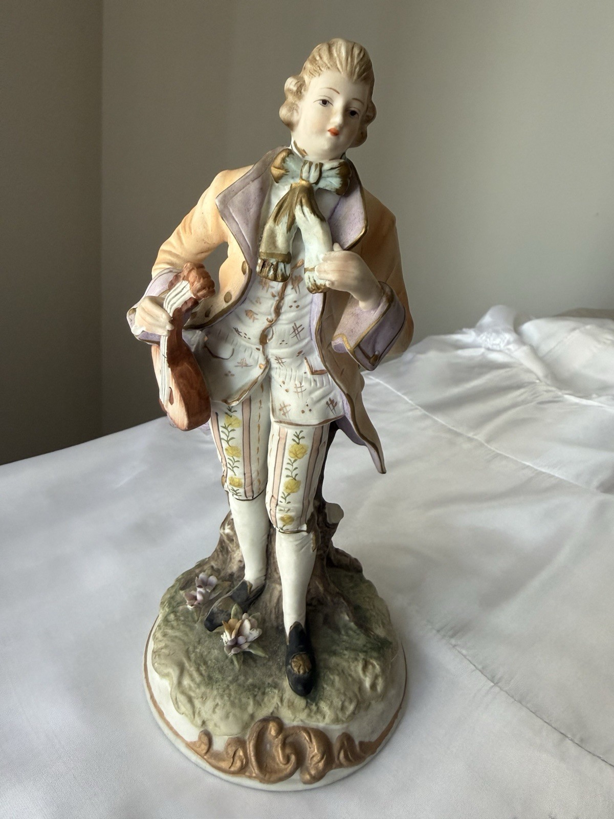 Vintage Andrea by Sadek Bisque Porcelain Figurine Colonial Musician 8.5” AS-IS