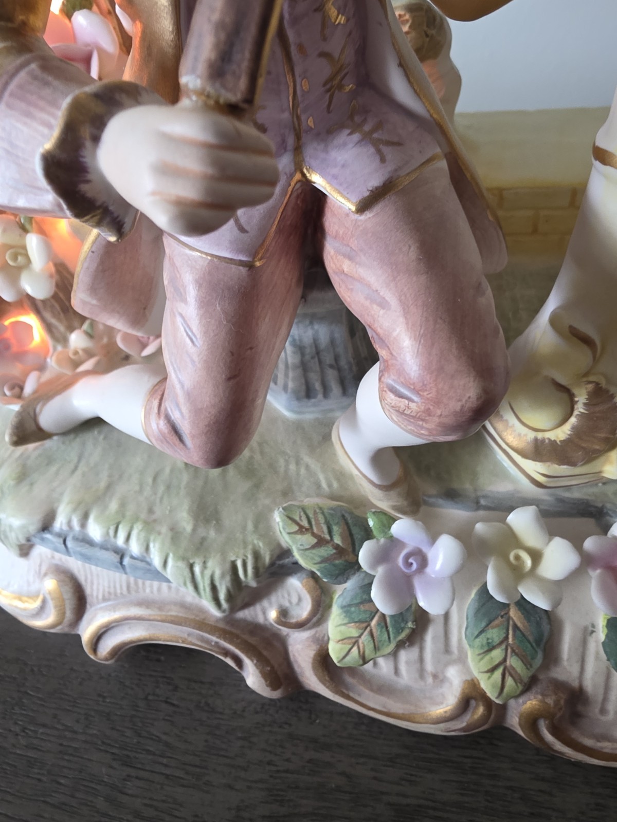 Lenwile Ardalt Porcelain Figurine Lighted Lamp 11 X 15X8.5