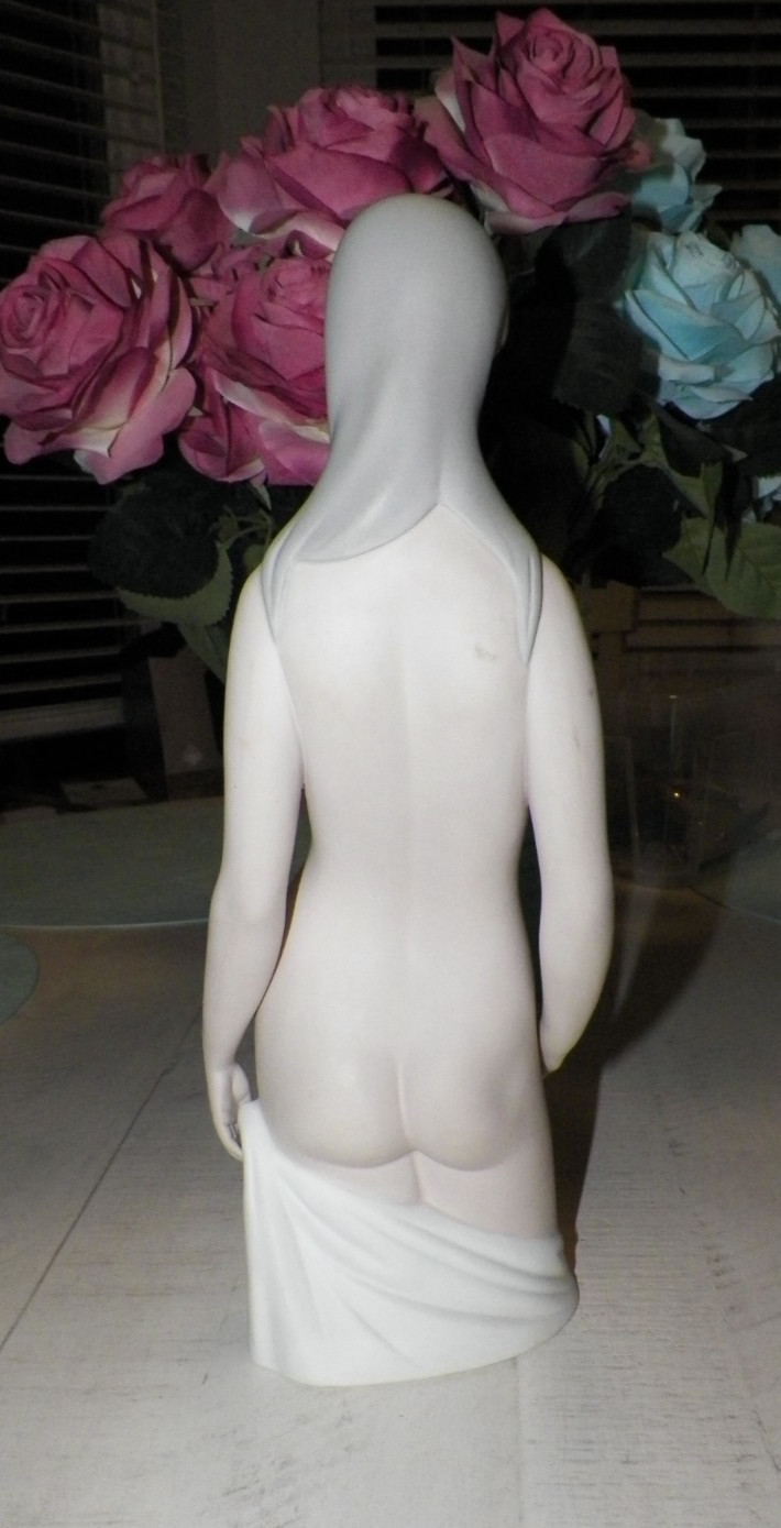 LLADRO NUDE WOMAN HEAD & TORSO MATTE FINISH 12 3/4″