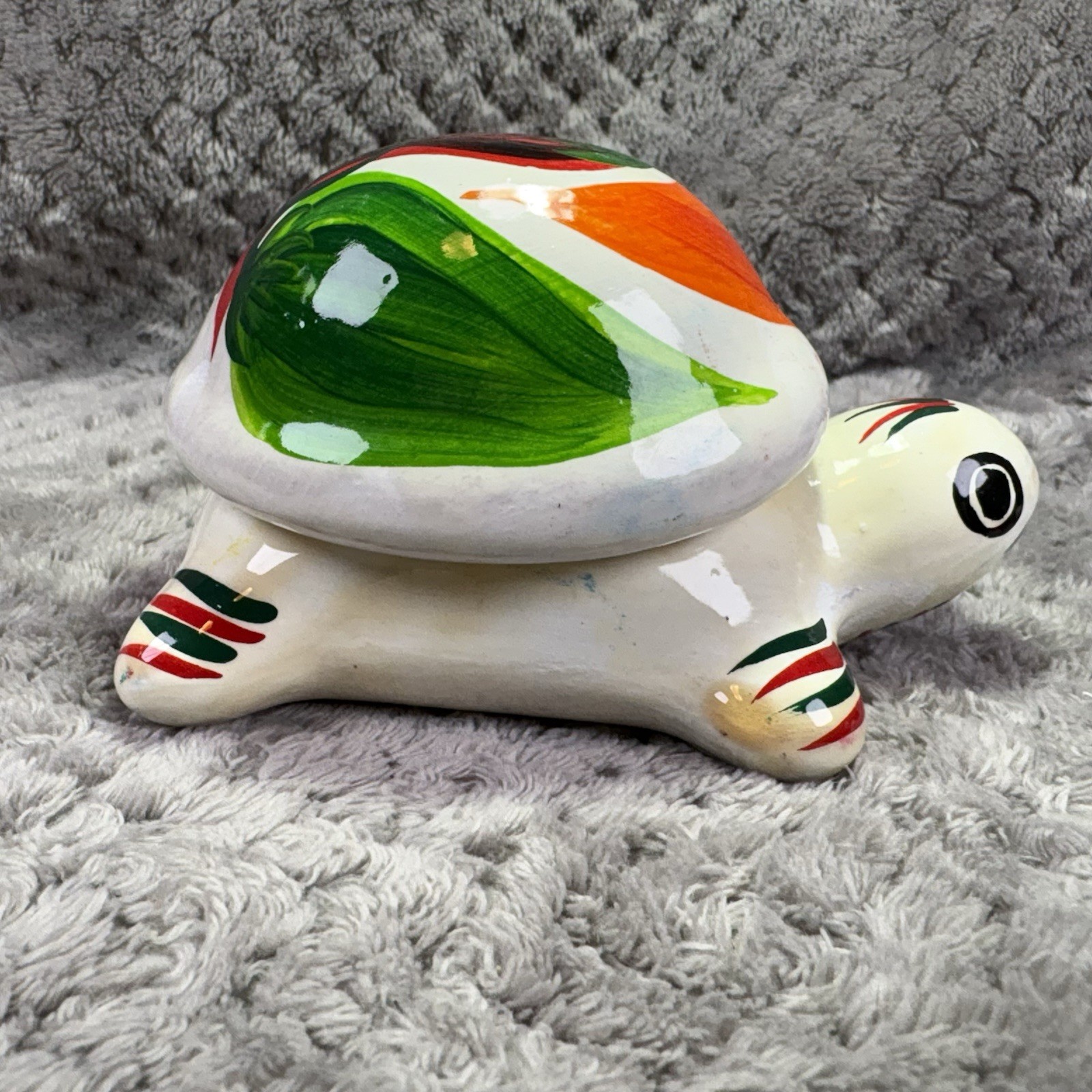 Hand Painted Turtle From Aruba Removable Top Painted Chili Peppers ￼￼
