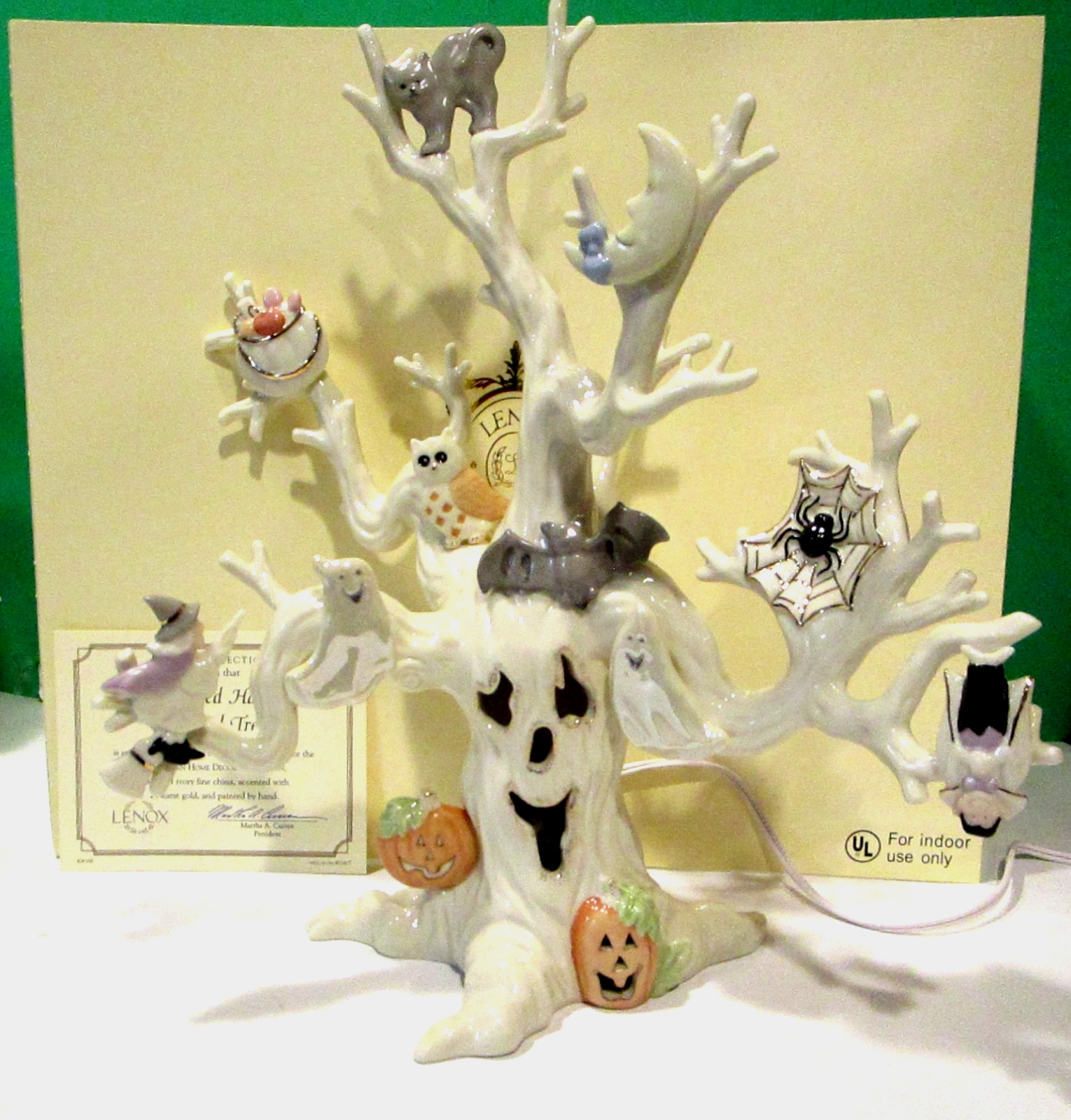 LENOX HAUNTED HALLOWEEN Lighted TREE — 2005 — — New in Box with COA