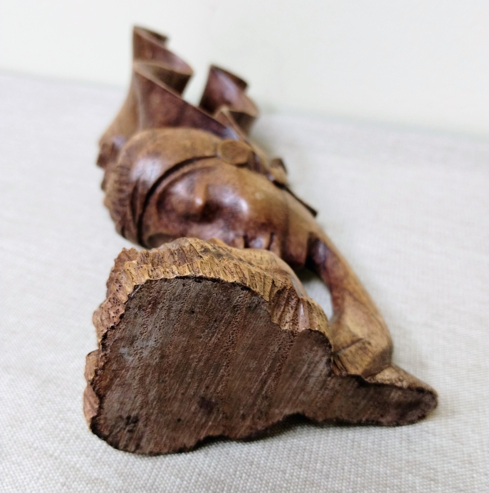 Carved Wood Exotic Kissing Loving Couple Sculpture Carving 8.5 inches