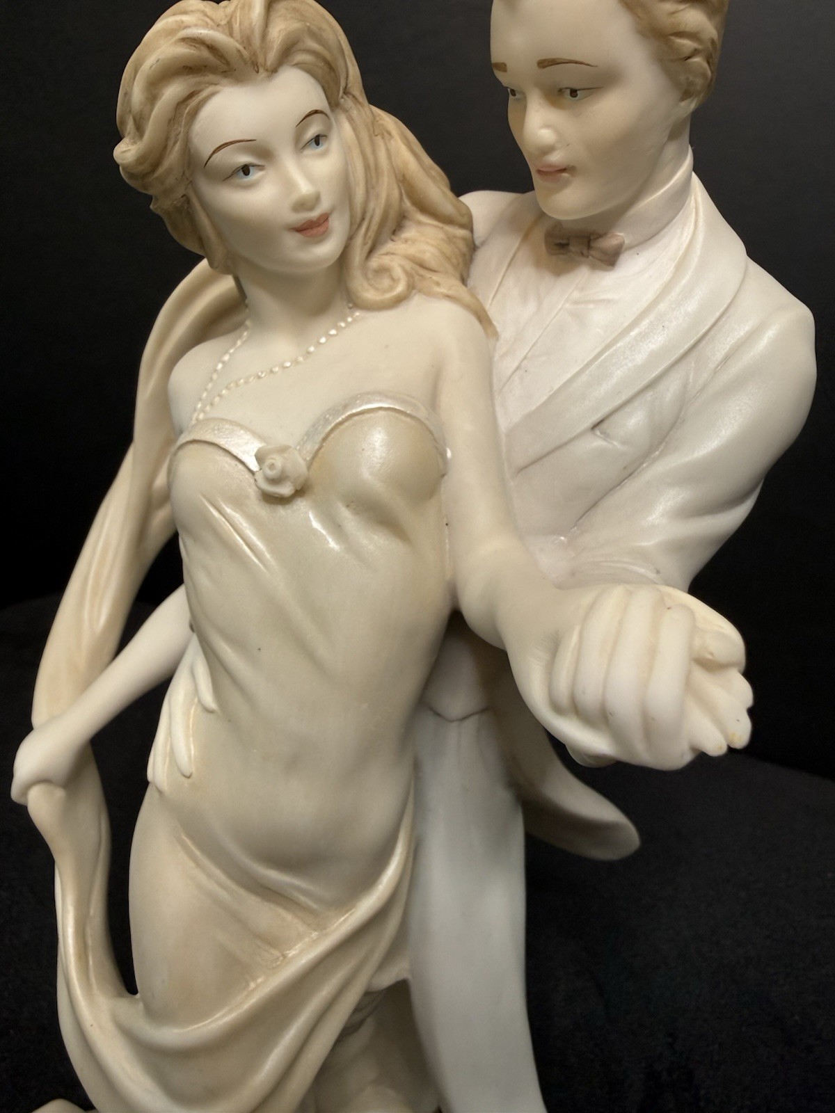Vittoria Collezione Made in Italy 15.5”Romantic Dancing Couple Sculpture Statue