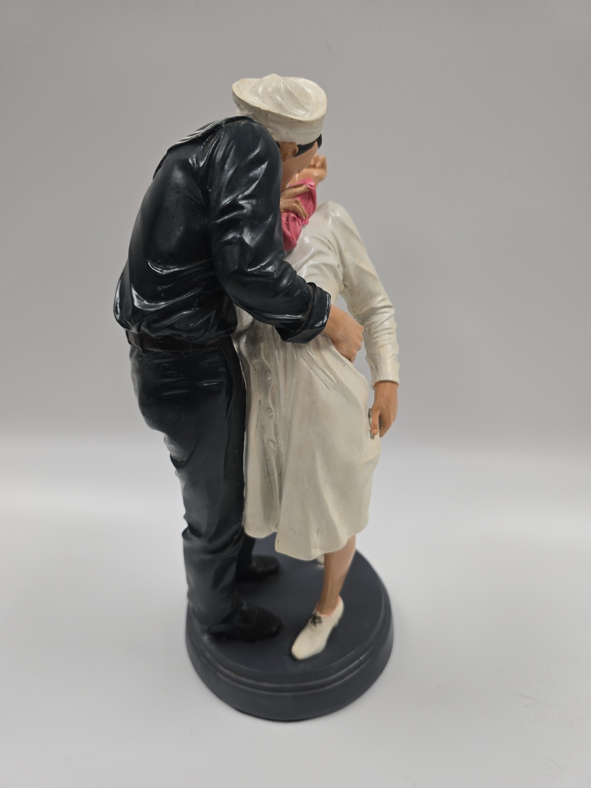 World War 2 Victory At Times Square The Kiss Navy Sailor With Nurse Statue 12″