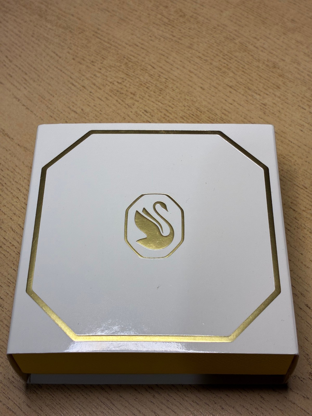 Swarovski SCS Clam Shell 5701499 MIB 2025 Loyalty Gift