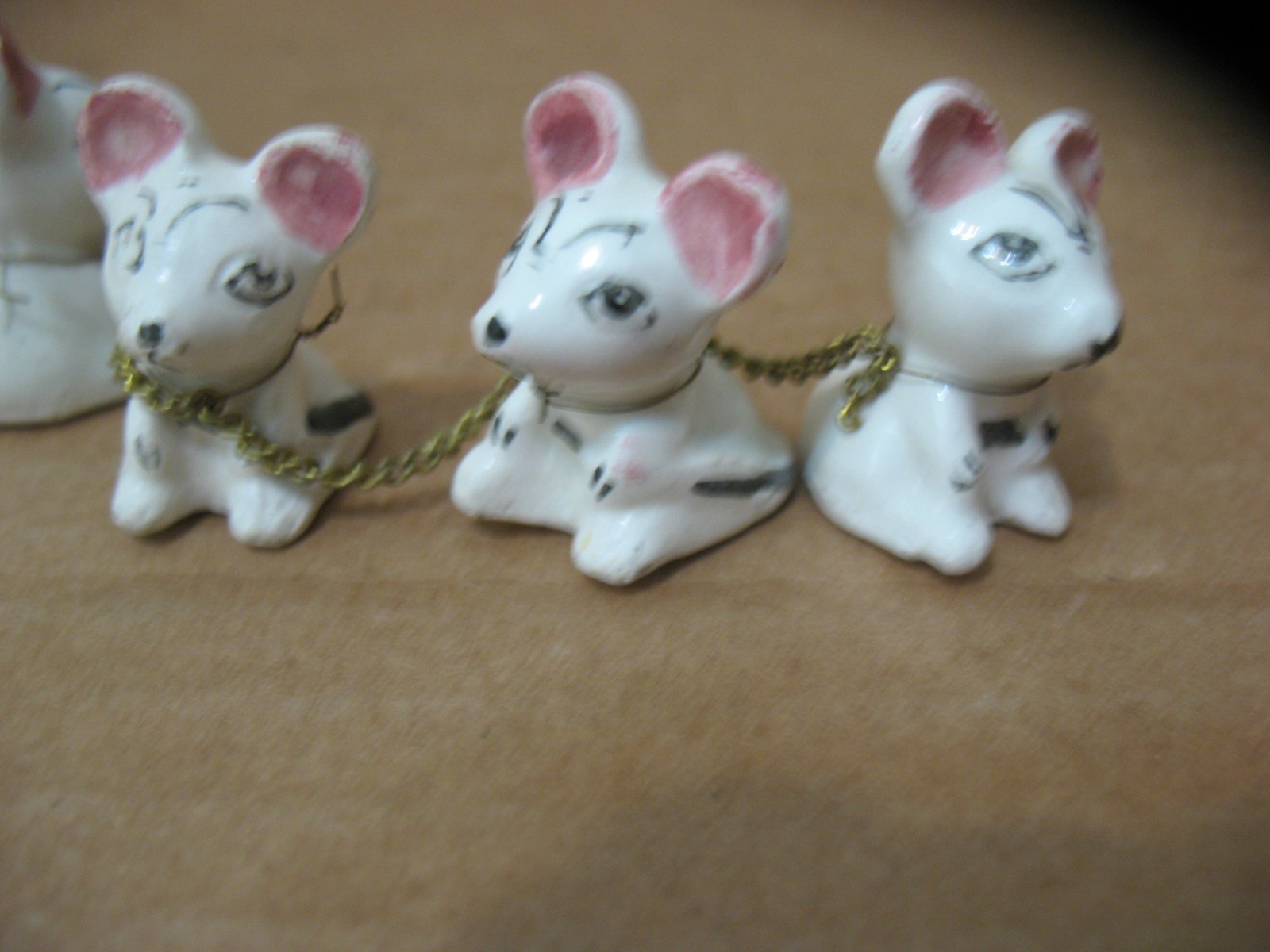 Vintage Mother Mouse Set of 6 Babies on Chain Ceramic Mice Figurines Japan RARE