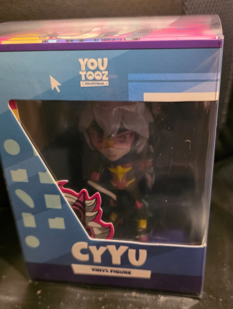 Youtooz Cyyu 4.9inch Vinyl Figure *NIB*