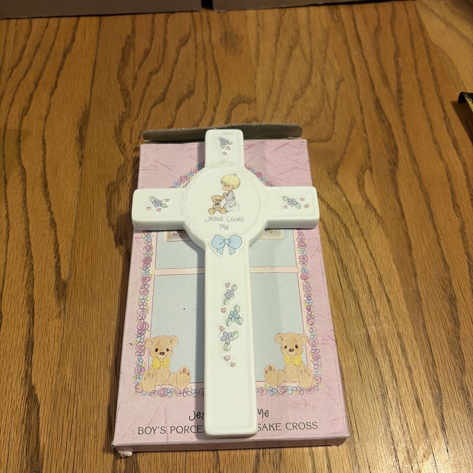 Vtg Precious Moments JESUS LOVES ME BOY’S Porcelain Keepsake Cross 1990 4.5×8″