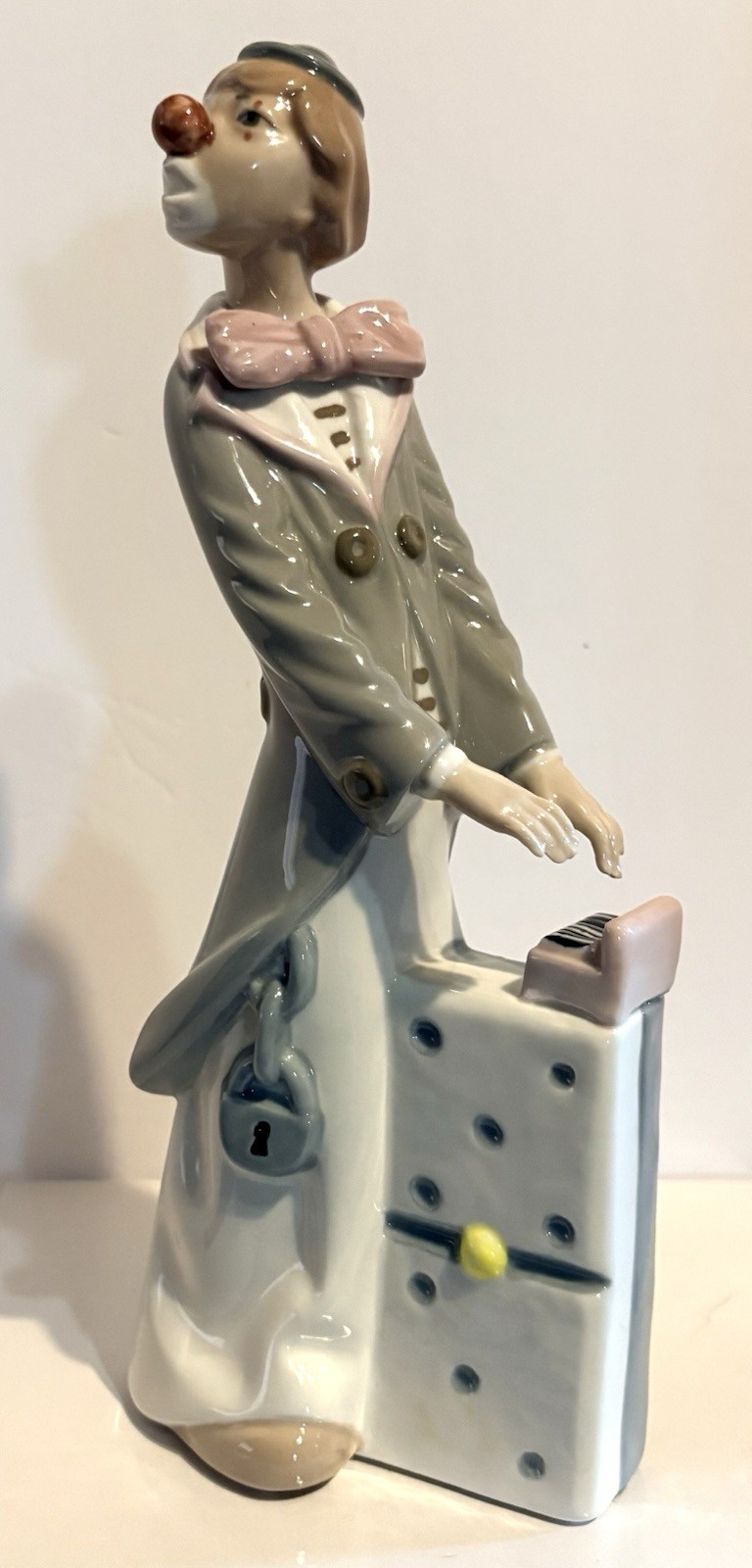 Casades Porcelain Clown Figurine w/Domino & Piano 10 1/2” Made In Spain