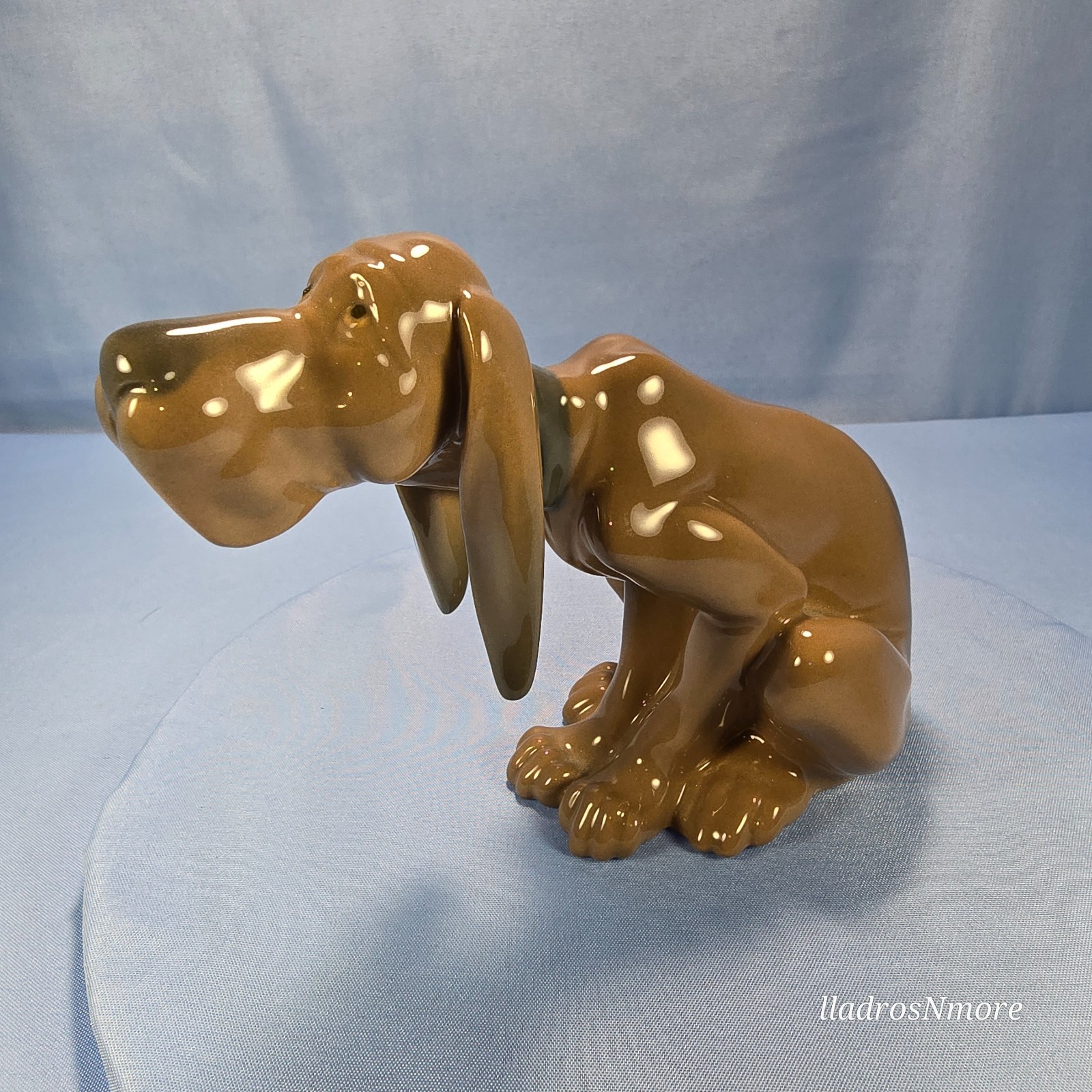 Lladro #5111 Timid Dog NO DAMAGE Lladro 5111 Timid Dog Bloodhound Sitting SIGNED