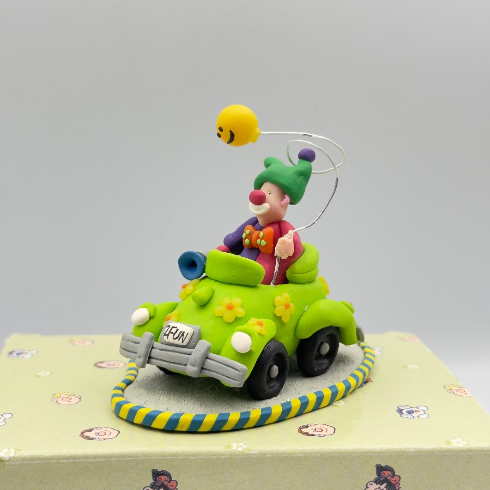 2000 Coyne’s & Company Little Street Elayne Watrus 2 Fun Clown Figurine EW1912