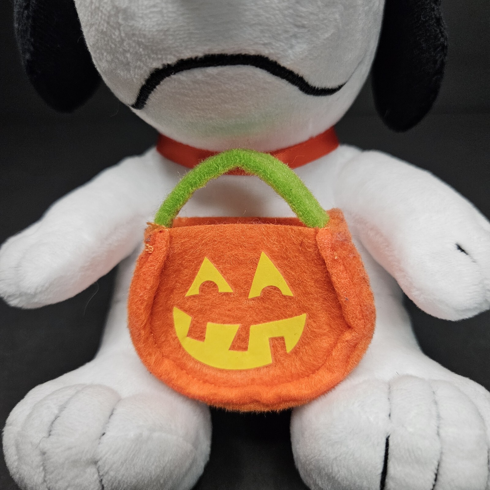 Hallmark Peanuts Snoopy Plush Halloween Trick Treat Orange Pumpkin Mask Stuffed