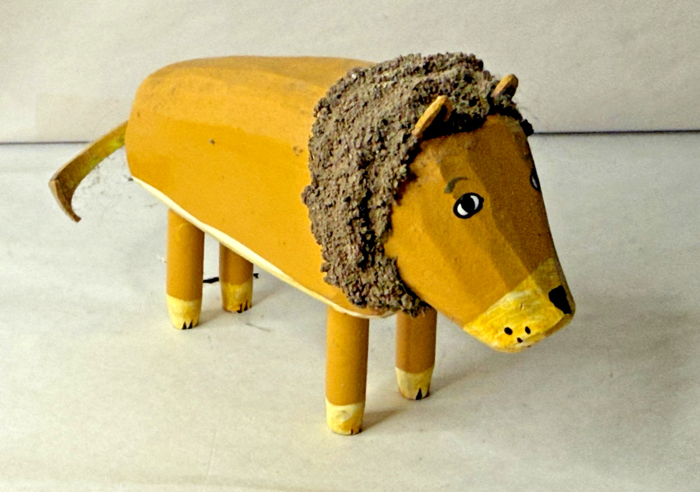 Vintage Susan Ryan Hand Carved Painted Folk Art Lion Figurine 1998