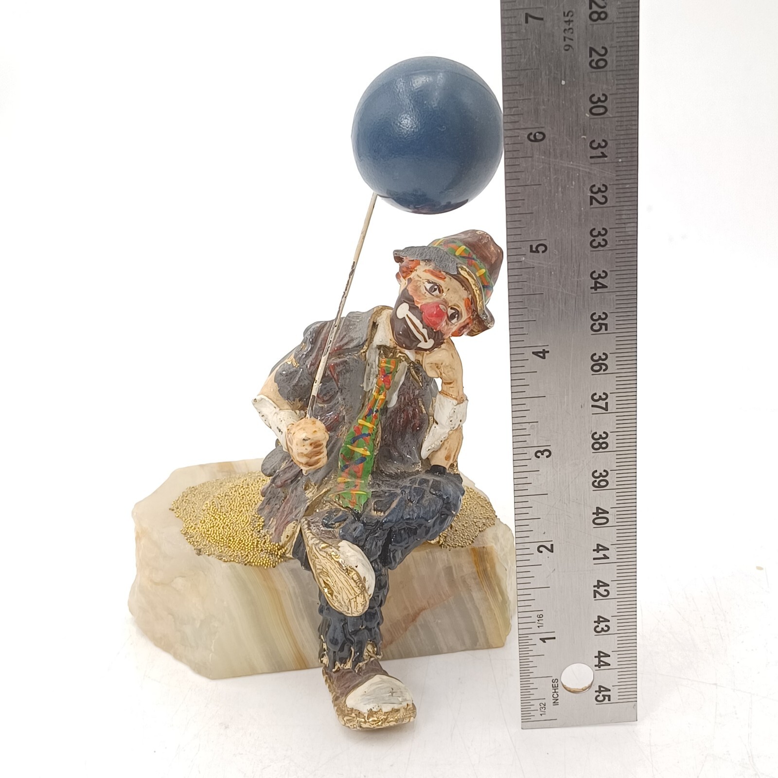 Ron Lee 1983 The World Of Clowns. Clown Sitting with a Balloon. Rare. Pre-owned
