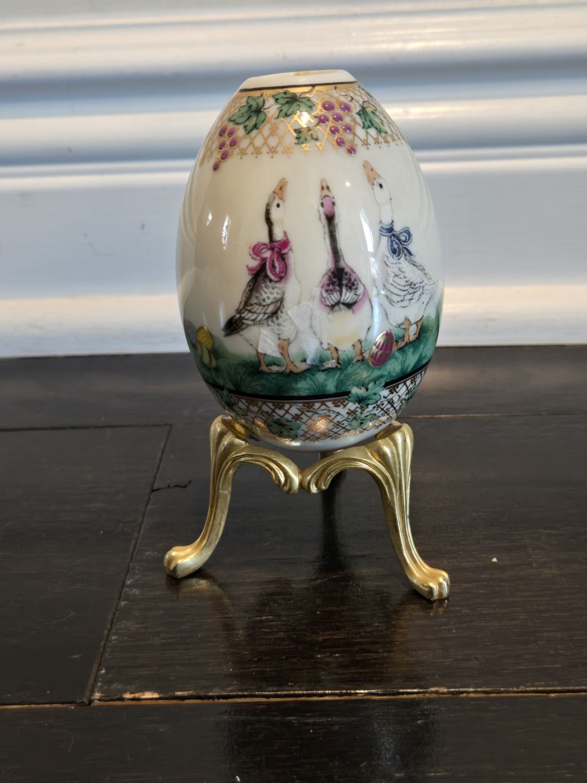 Lenox~China Treasures Collection~Goose Egg ~Brass Stand ~USA Made 1996 Easter