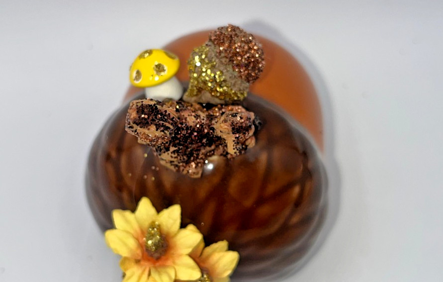 Vintage Ceramic Piece with Squirrel Eating An Acorn & mini mushroom flower OOAK