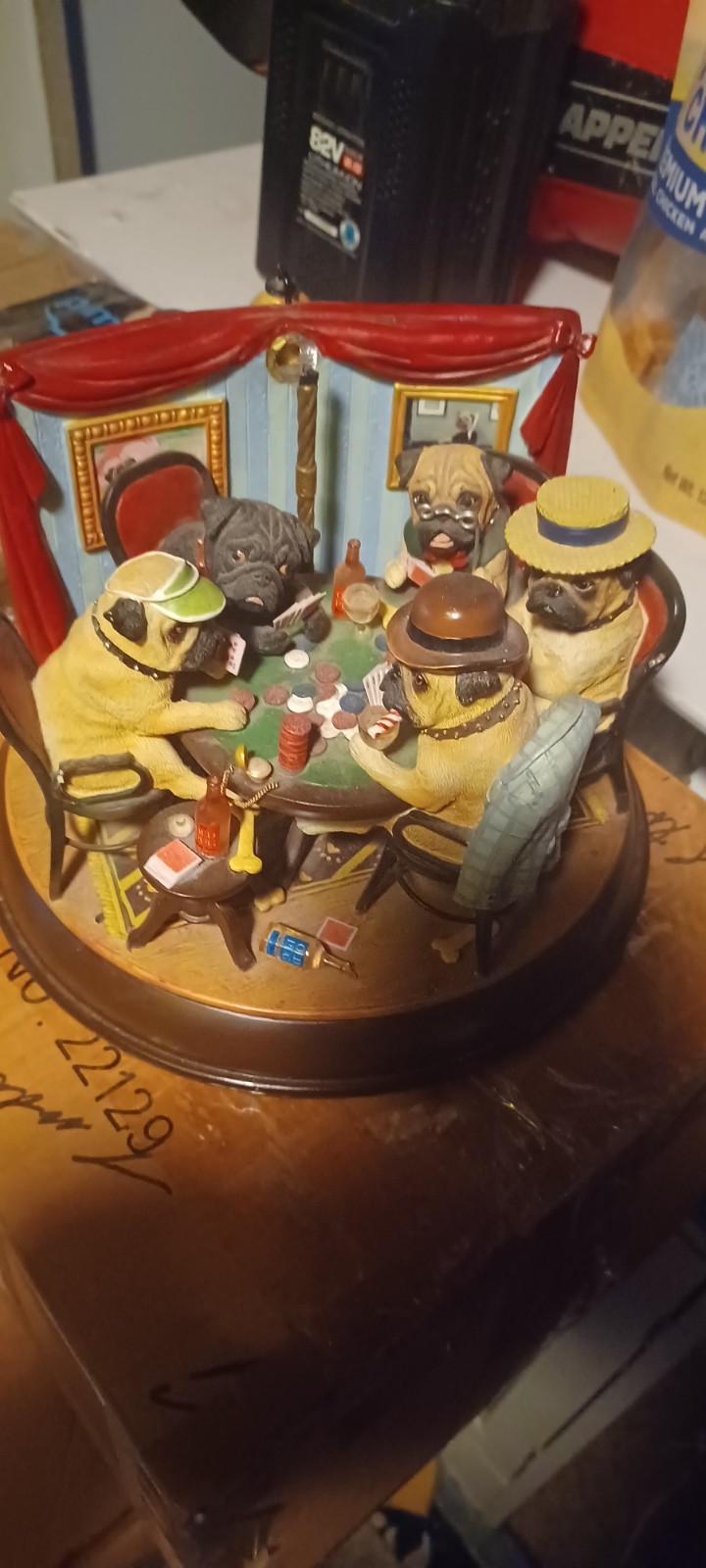 Danbury Mint Poker Playing Pugs lighted Figurine Hand Painted Resin 10in MBI