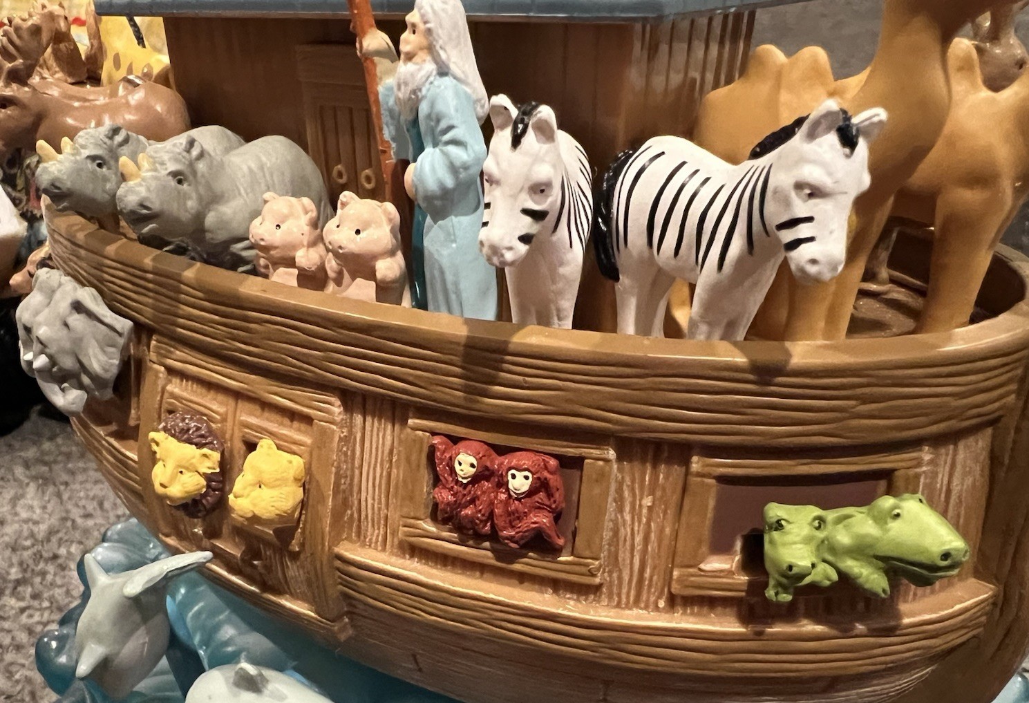 Noah’s Ark Avon Gift Collection Musical 2001 5 Songs Motion Activated Vintage