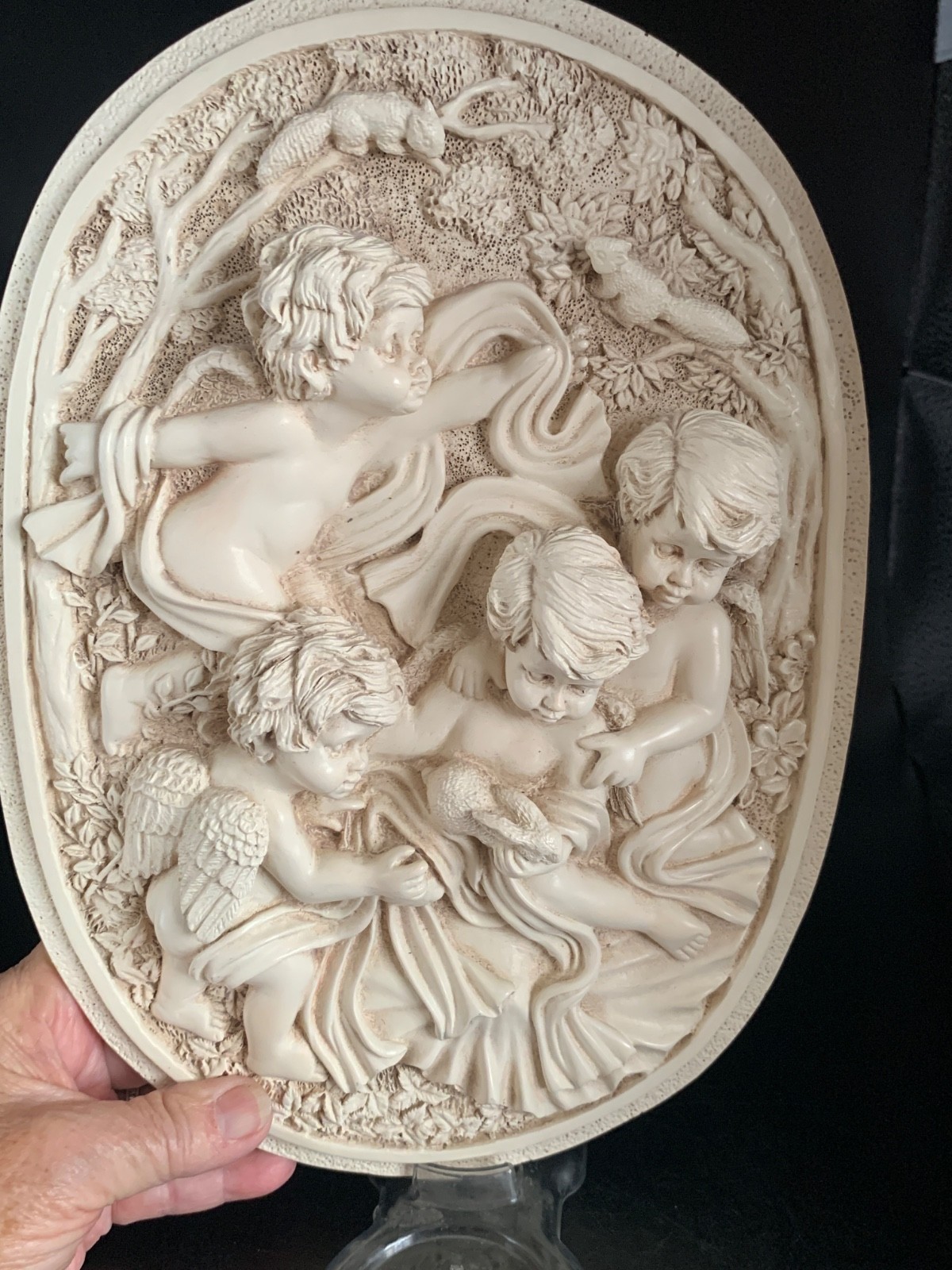 Wang’s Int’l Inc. Embossed Victorian Style White Cherubs Wall Decor