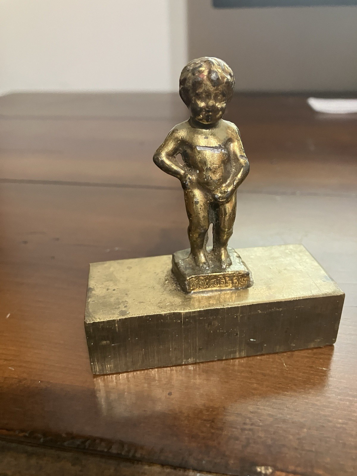 Bruxelles Boy Peeing Metal Statue, On All brass Base. Vintage Souvenir.