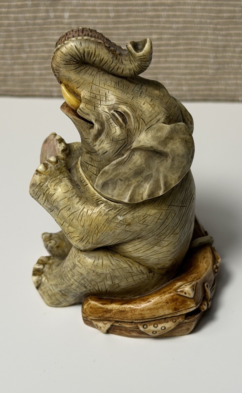 Harmony Kingdom Elephant Figurine Box W/Peanuts Zookeepers Series Marble Resin