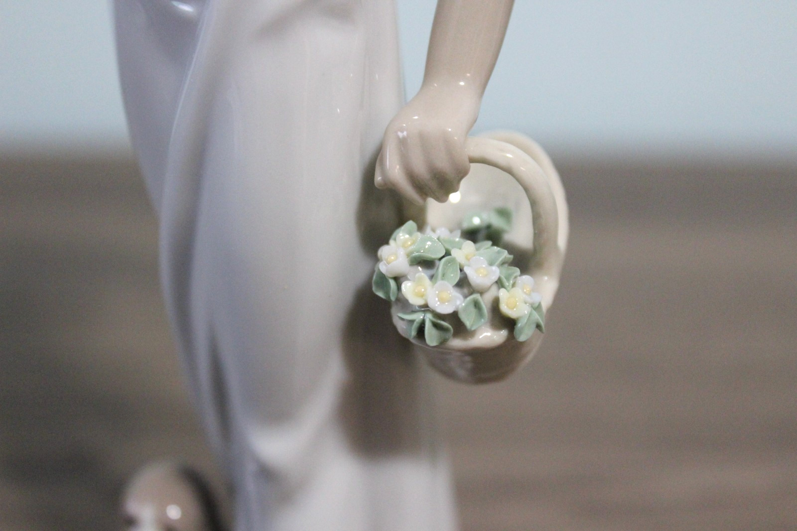 Lladro Figurine Garden Classic #7617 with Original Box – PRISTINE – SEE PICS!