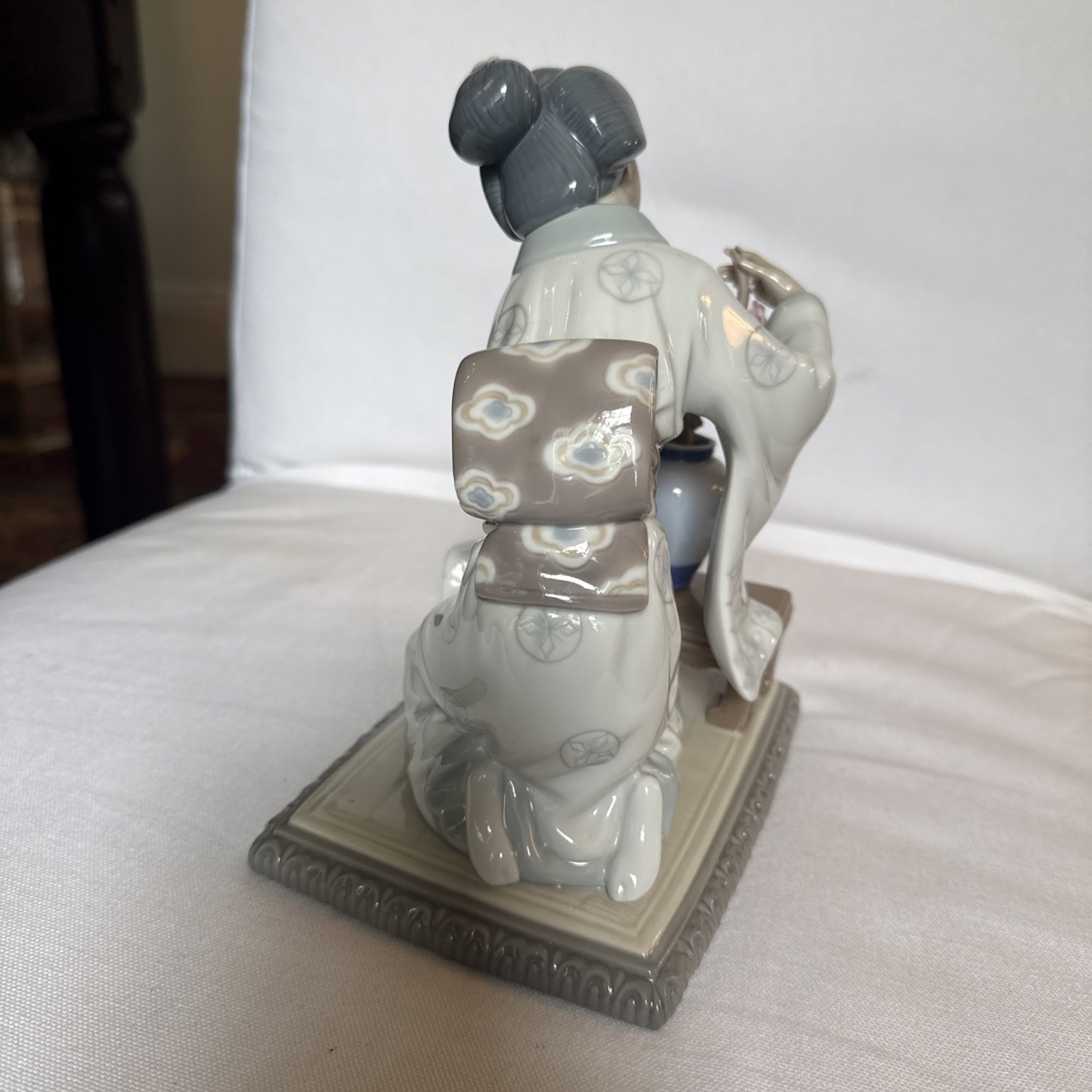 Lladro #4840 Japanese Girl Decorating Geisha Flower Arranger Figurine Retired