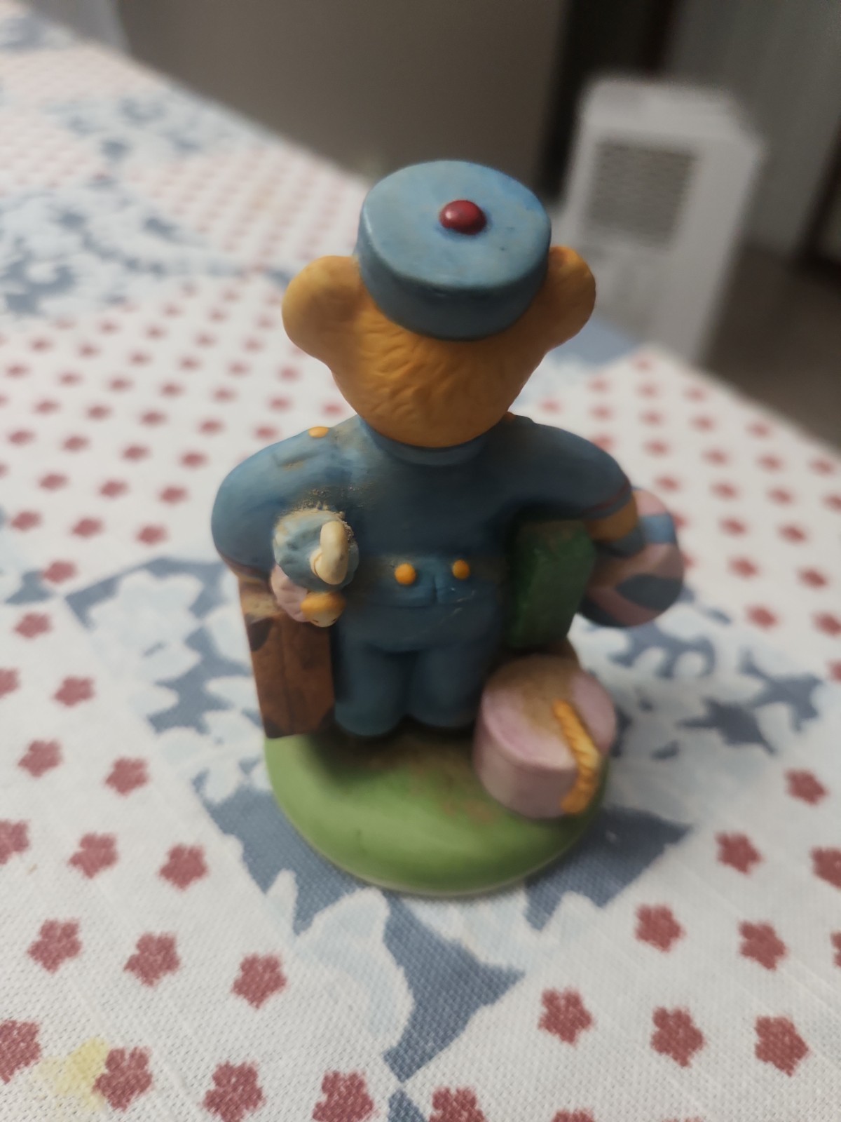Franklin Mint Max Bear Hotel Bellhop Hotel Teddington Series 1986 Porcelain