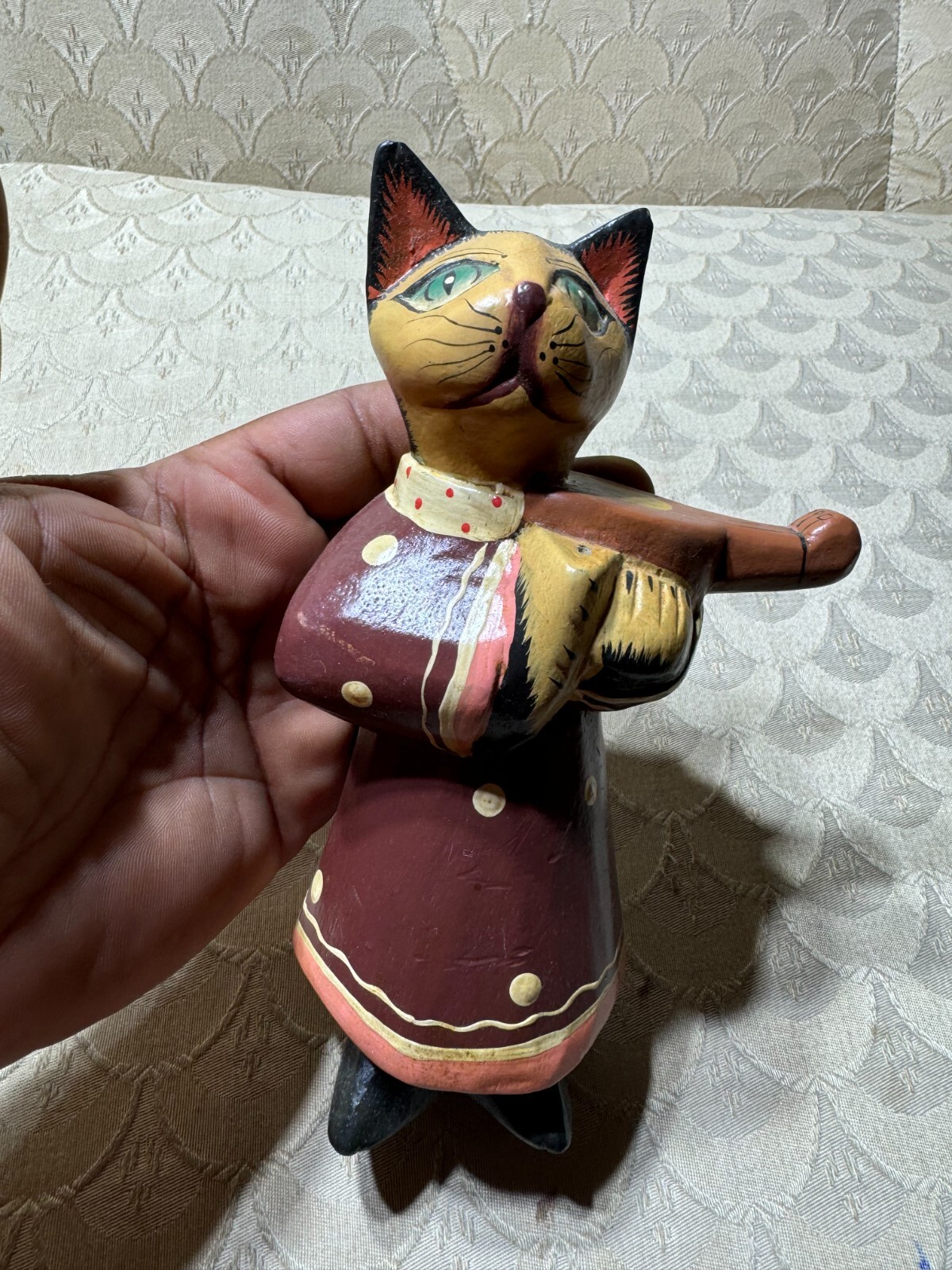 “Cat With Violin” Carved Painted Wooden Statue – 8.0″ Tall – Made In Indonesia