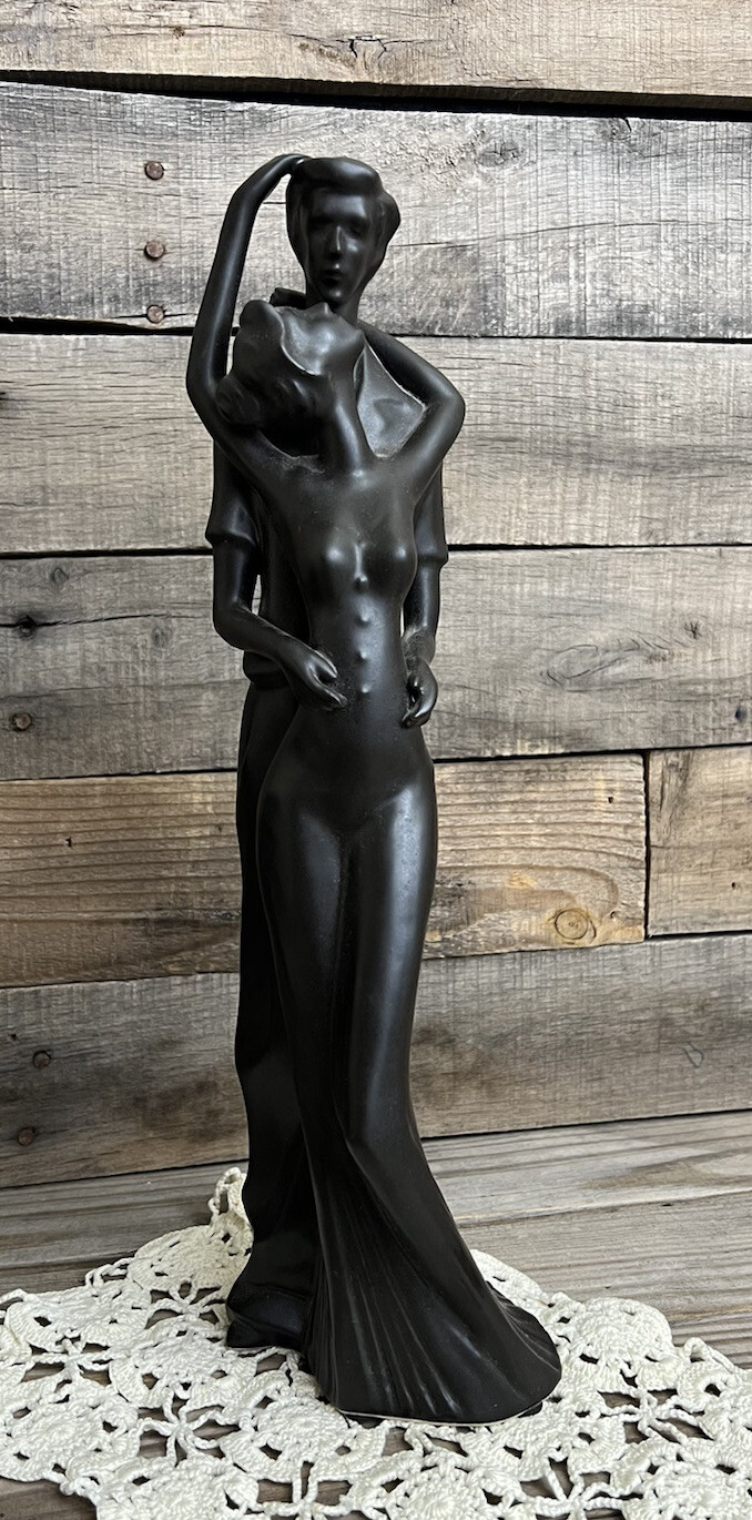 LG Ceramic Modern Dancing Couple Sculpture Decorative Statue Home Decor 🖤