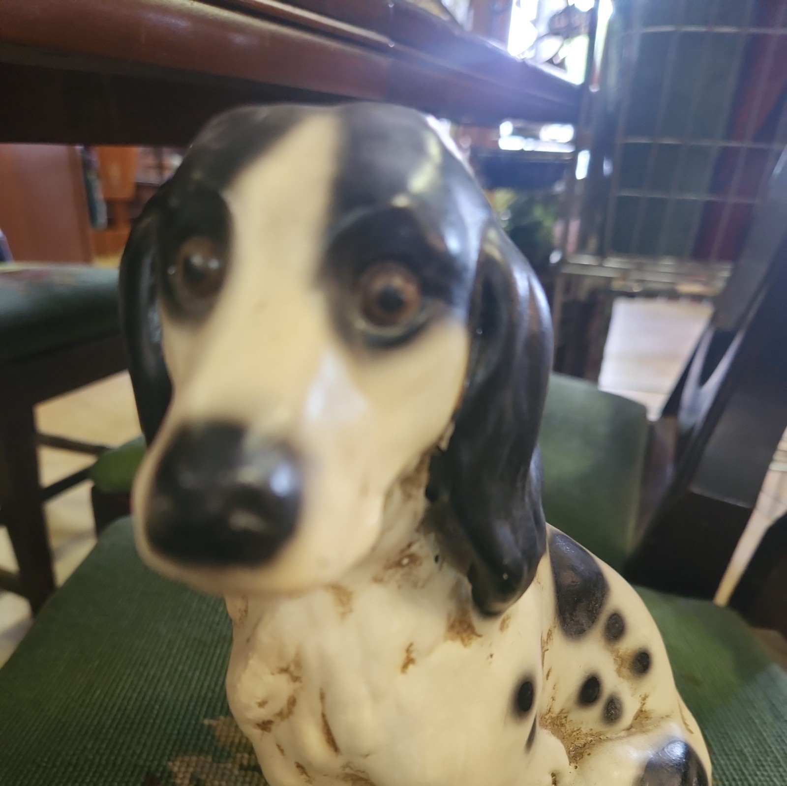 SPRINGER SPANIEL BLACK/BROWN/CREAM FIGURINE 8.5 “IN TALL 5.5 IN WIDE BROWN EYES