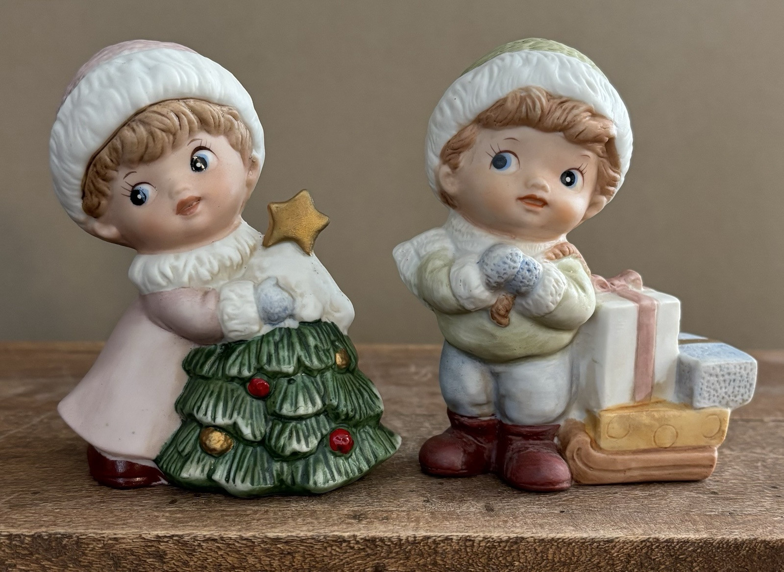 Vintage Homco Christmas Boy and Girl Figurines with Gifts and Tree #5556