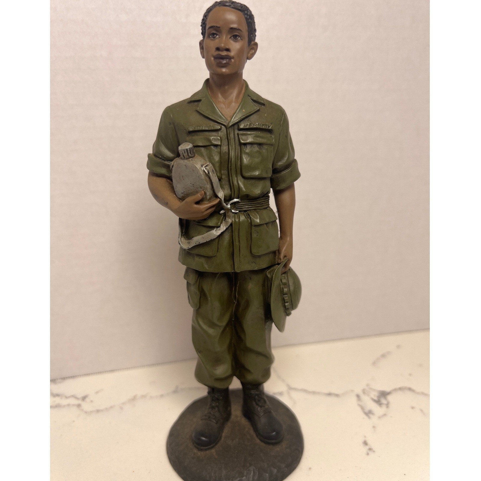 OUTI US Army Soldier Sculpture Military Figurine Holding Canteen/ Boonie Hat 8″
