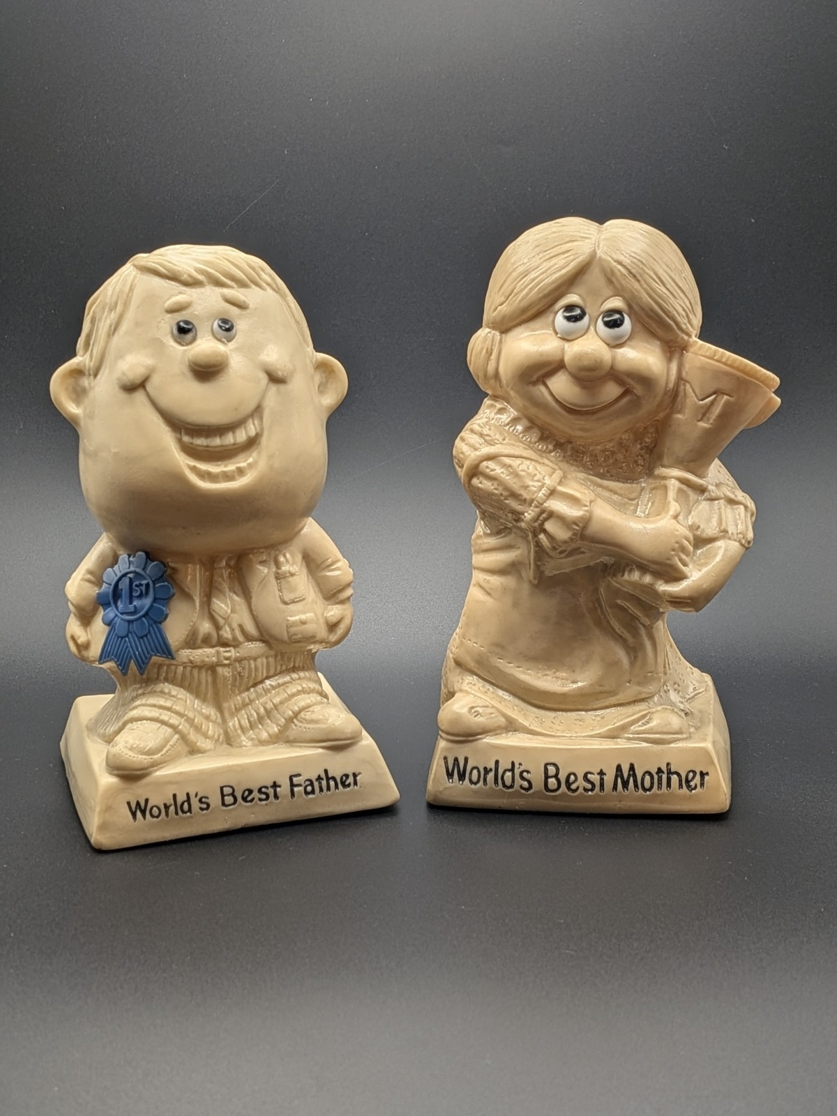 Vintage 1970 R & W Berries Russ Wallace Figurines World’s Best Mom&Dad 6″ T