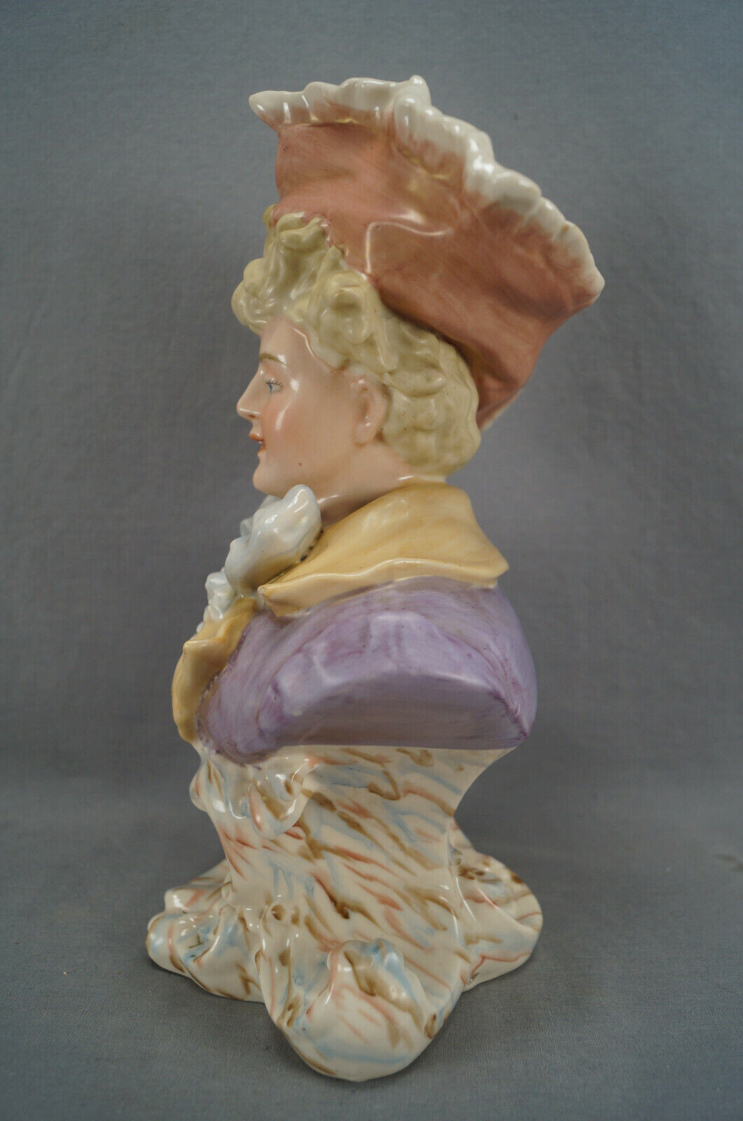 German Thuringia Hand Painted Georgian Gentleman Figurine Bust Circa 1880-1920
