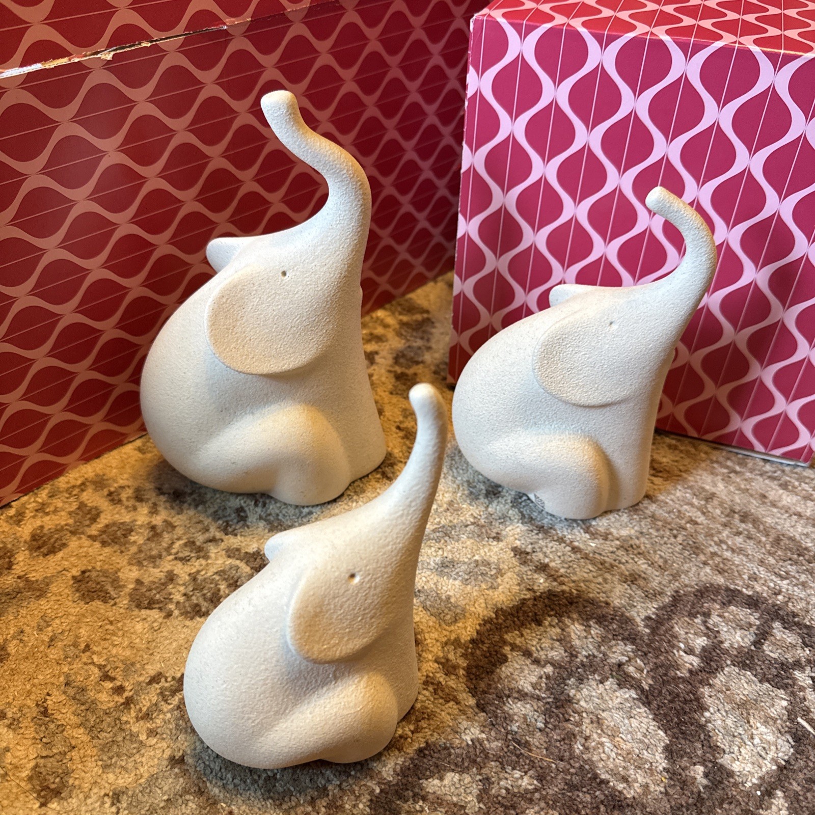 Lineasette ~Elephants~Italian Stoneware Set Of 3 Figurines Trunk Up