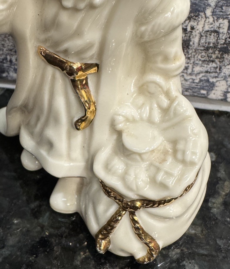 Lenox Classic Kris Kringle Santa Claus Porcelain Figurine White Gold Trim 4.5″