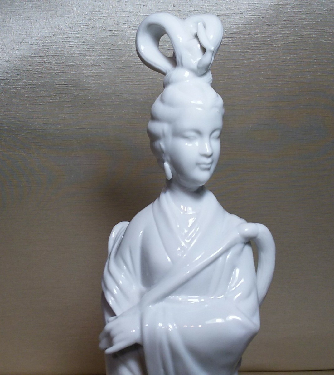 Chinese Craftsmen White Porcelain, Royal Women Made in TAIWAN R. O. C. 13.5″H